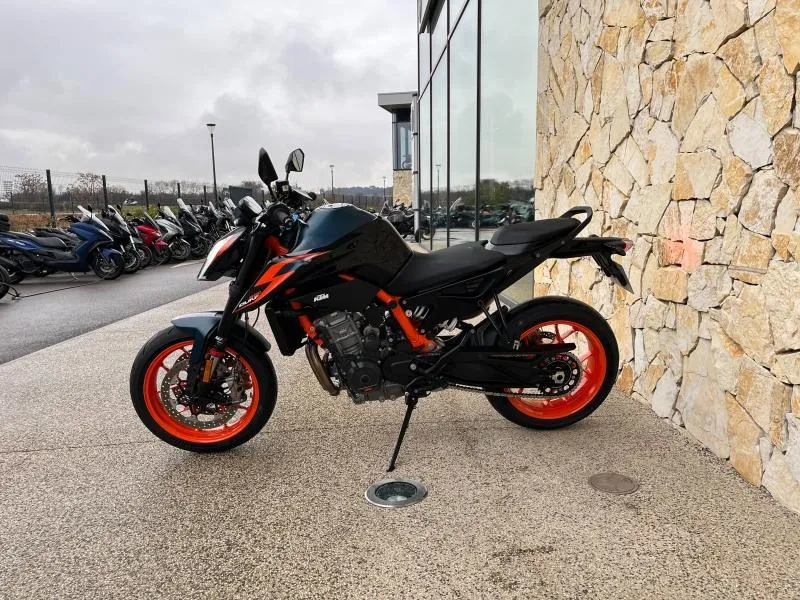 KTM 890 R