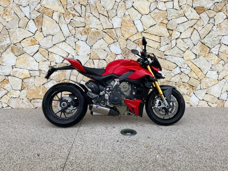 DUCATI 1103 V4 S + OPTIONS