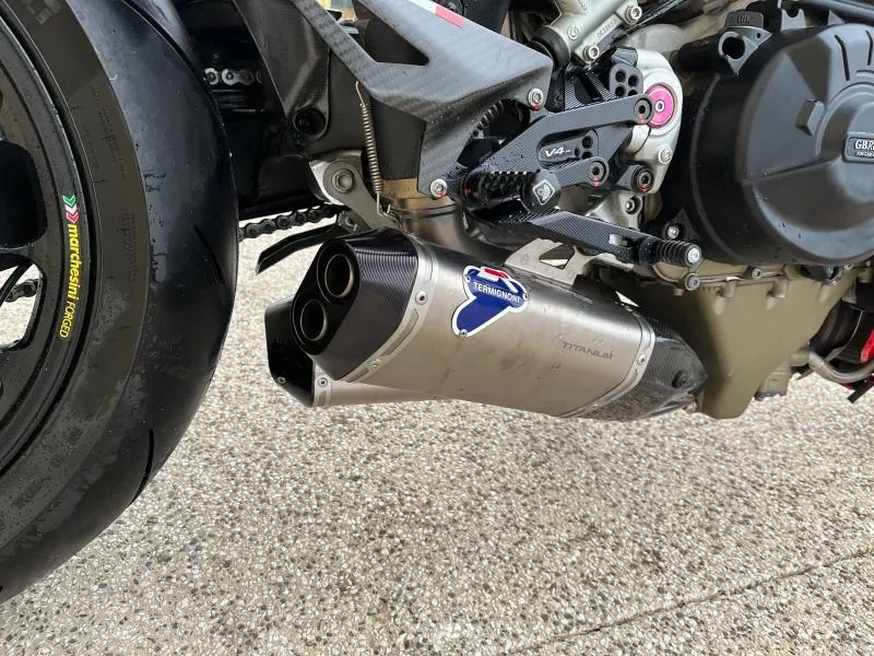 DUCATI 1103 V4 S + OPTIONS