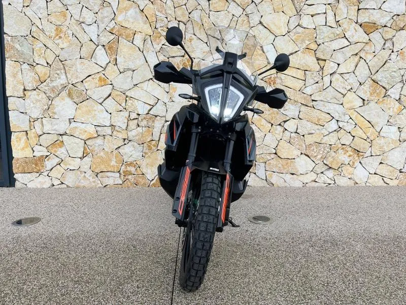 KTM 890 2023