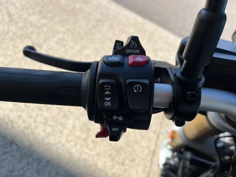 BMW 12 Nine T finition pro option 719 nineT