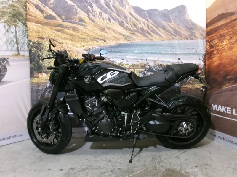 HONDA CB 1000 R+ 2023