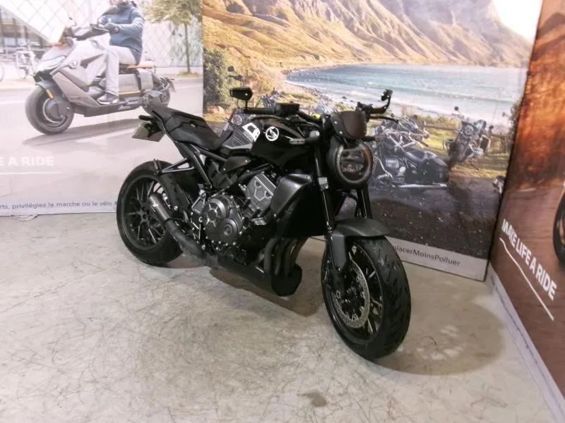 HONDA CB 1000 R+ 2023