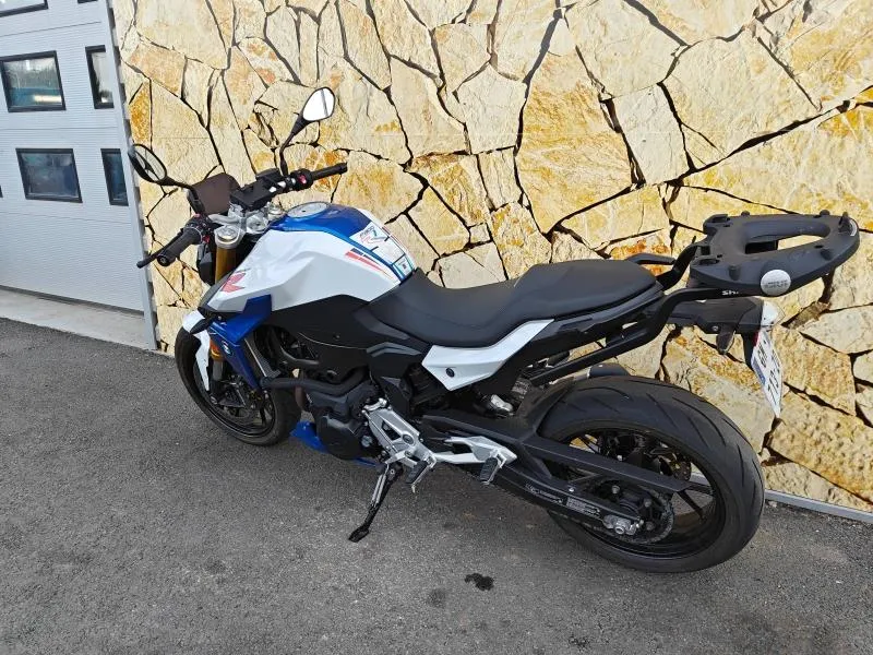 BMW F 900 R