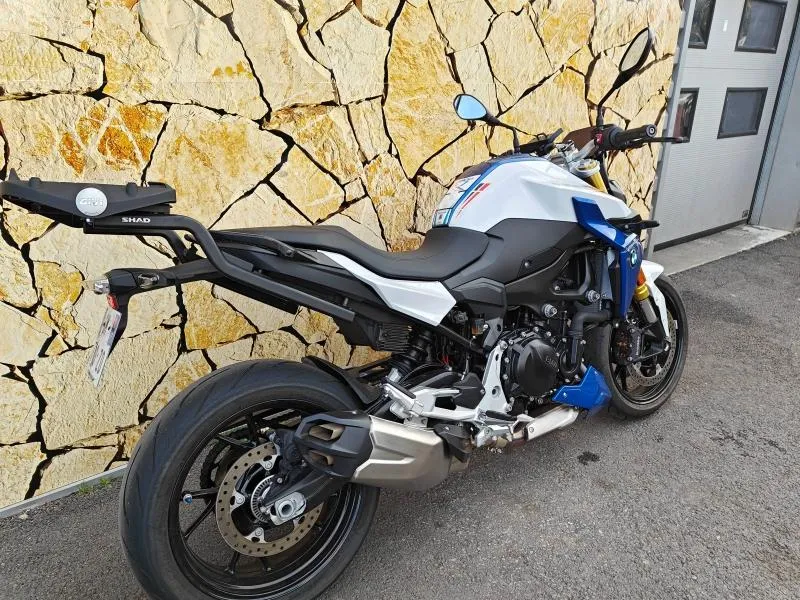 BMW F 900 R