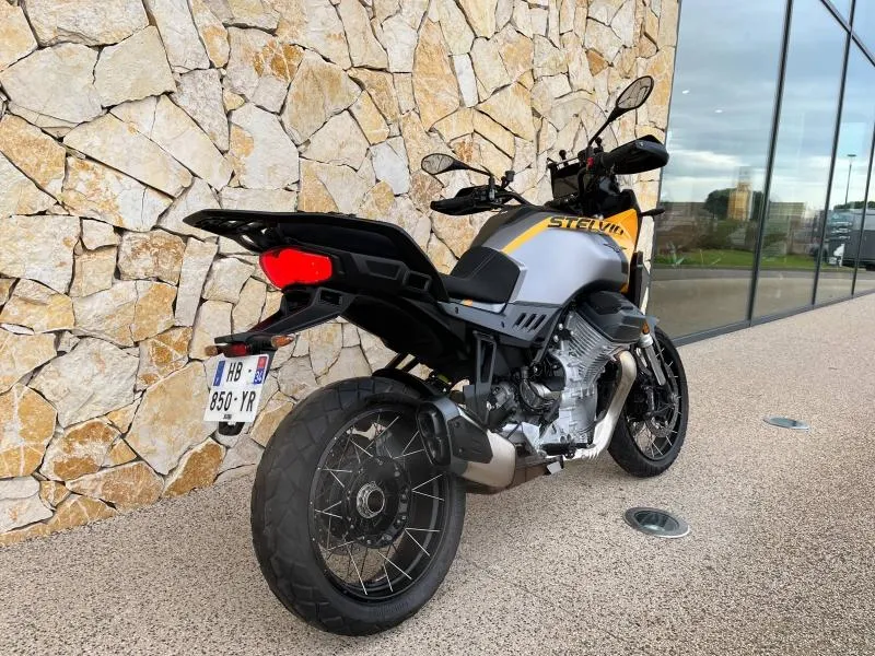 MOTO-GUZZI Stelvio 1000