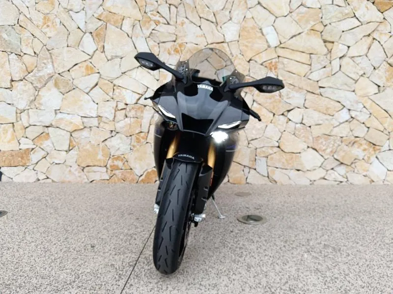 YAMAHA YZF-R1M 1000 2024