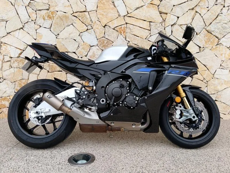 YAMAHA YZF-R1M 1000 2024