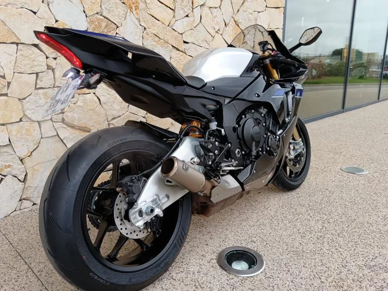 YAMAHA YZF-R1M 1000 2024