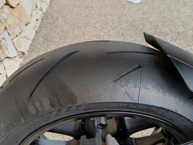 YAMAHA YZF-R1M 1000 2024