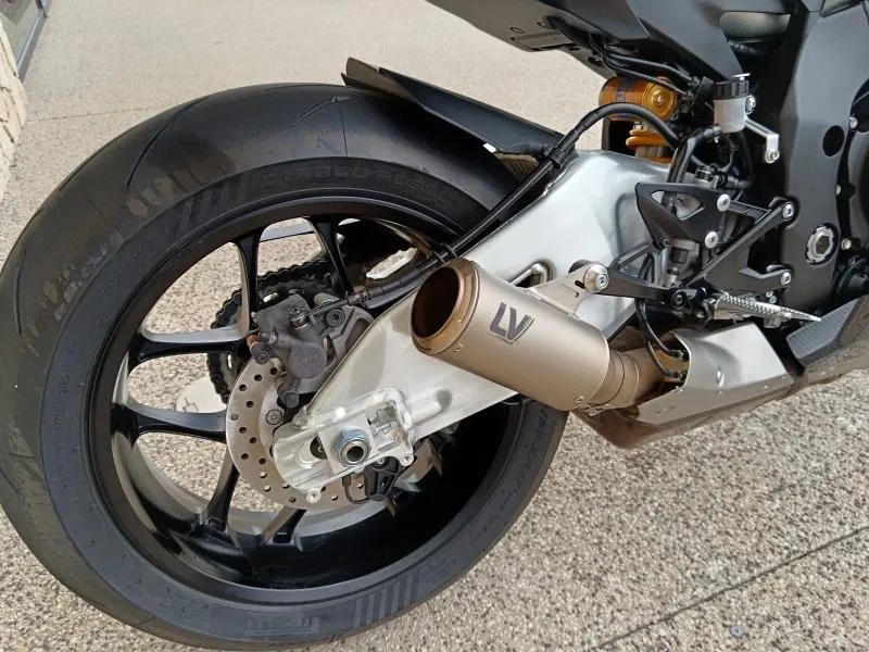 YAMAHA YZF-R1M 1000 2024