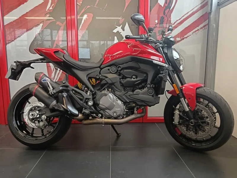 DUCATI Monster 937