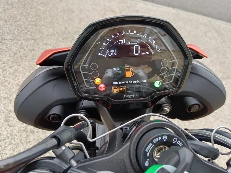 TRIUMPH 765 R 2024 120cv