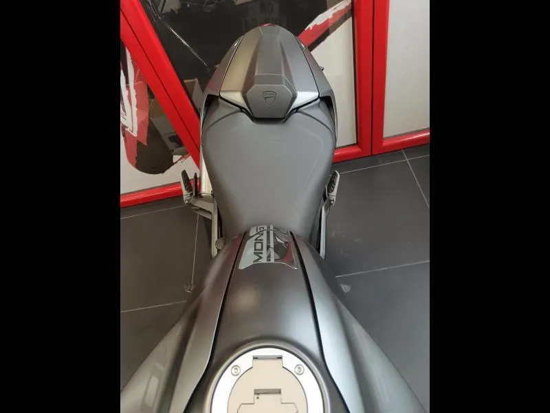 DUCATI Monster+ 937