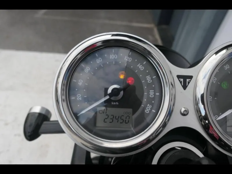 TRIUMPH T120 Série ACE T 120