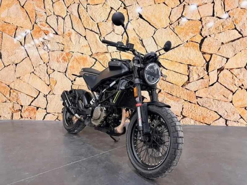 HUSQVARNA Svartpilen 125