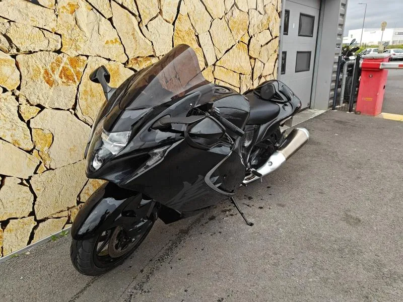 SUZUKI 1300 2025
