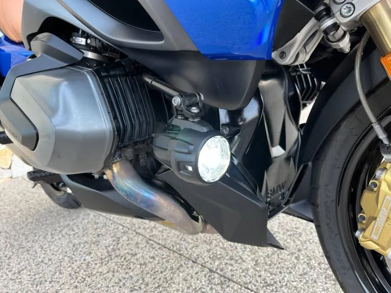 BMW 1250 RT AVEC AKRAPOVIC