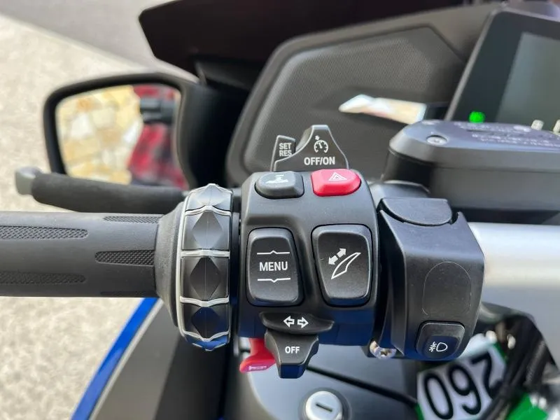 BMW 1250 RT AVEC AKRAPOVIC