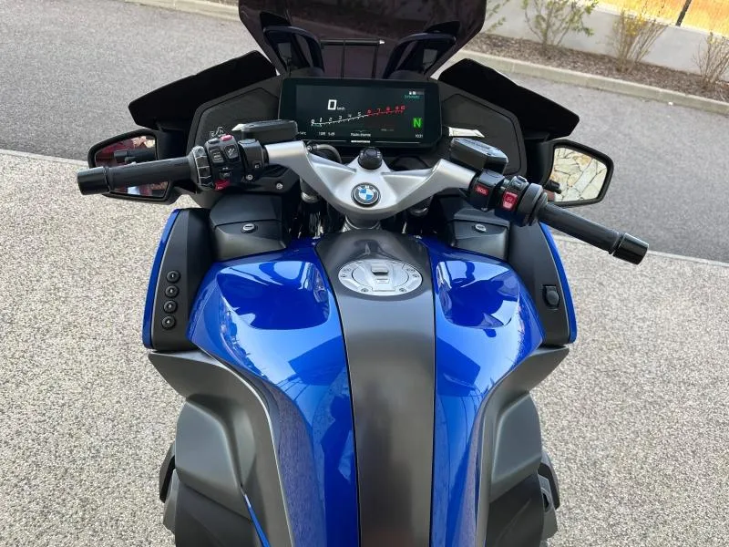BMW 1250 RT AVEC AKRAPOVIC