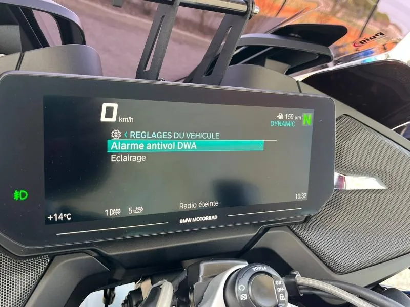 BMW 1250 RT AVEC AKRAPOVIC