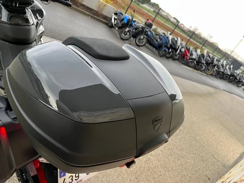 DUCATI V2 937 Pack Touring + options