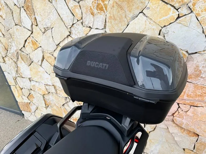DUCATI V2 937 Pack Touring + options