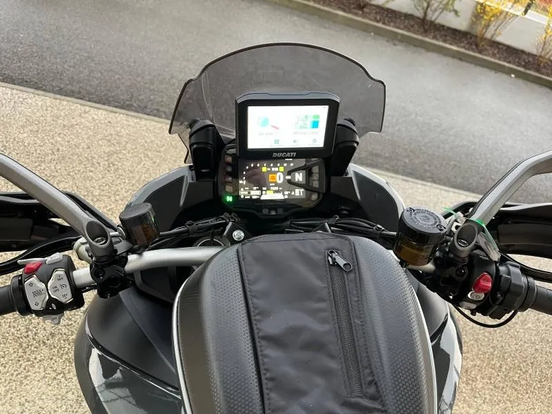 DUCATI V2 937 Pack Touring + options