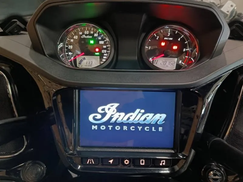 INDIAN Challenger 1768 Dark Horse 2022