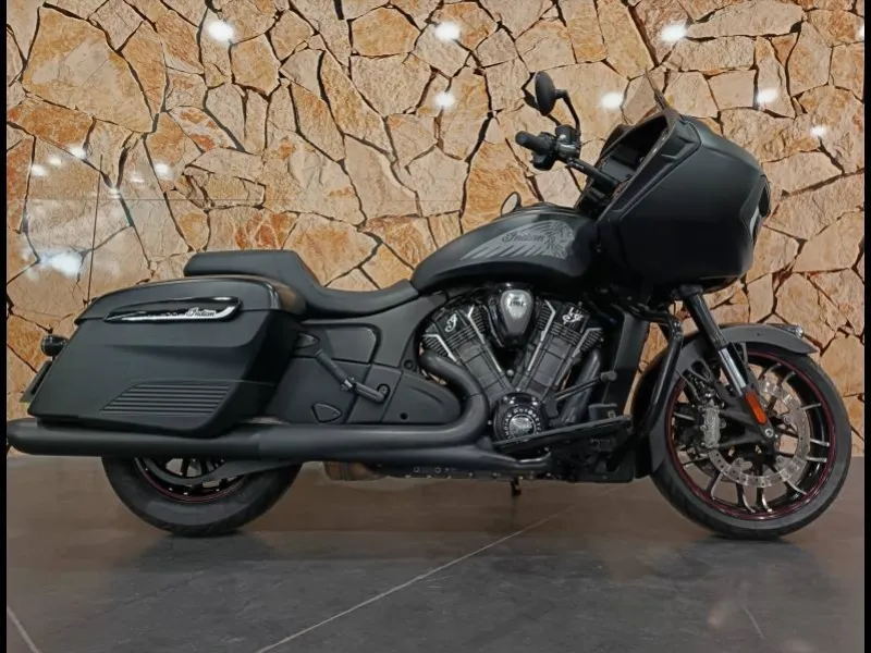 INDIAN Challenger 1768 Dark Horse 2022