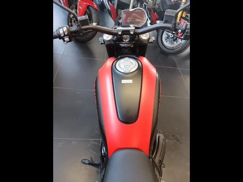 DUCATI Scrambler 800 Full Throttle