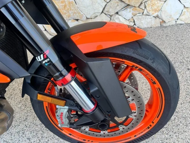 KTM Super Duke 1290 R ABS 2023