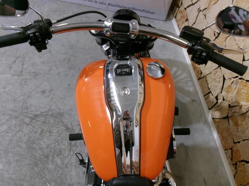 HARLEY-DAVIDSON Softail Breakout 1923