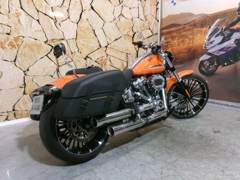 HARLEY-DAVIDSON Softail Breakout 1923