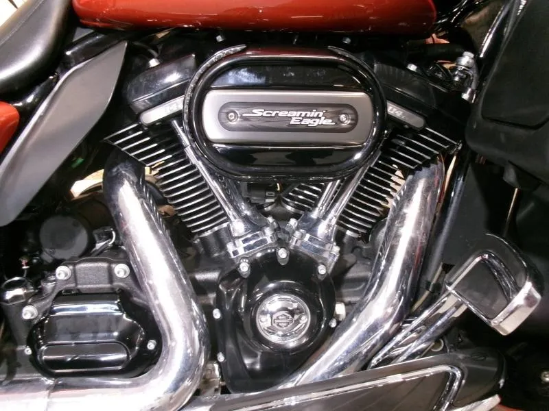 HARLEY-DAVIDSON CVO Street Glide 1868 ABS 2017