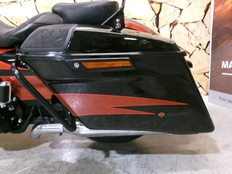 HARLEY-DAVIDSON CVO Street Glide 1868 ABS 2017