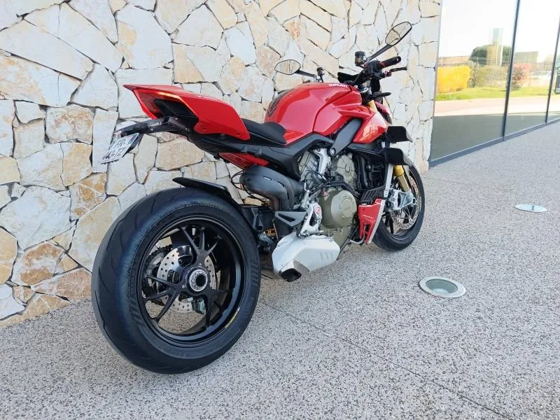 DUCATI 1103  V4 S Option carbone