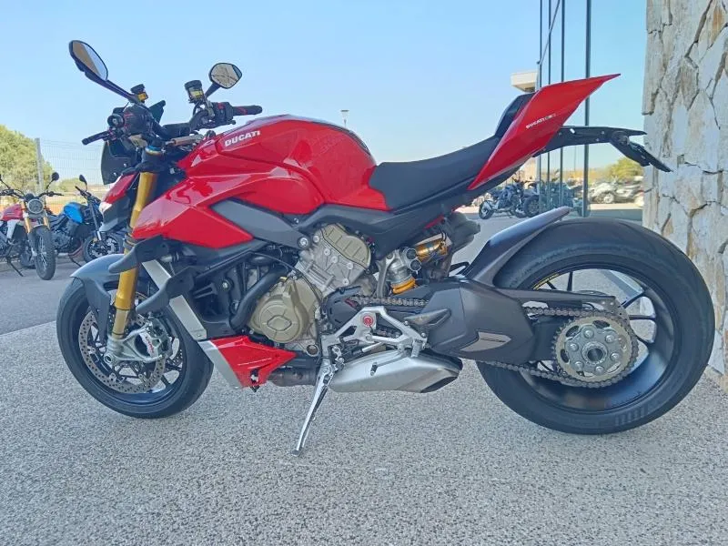 DUCATI 1103  V4 S Option carbone