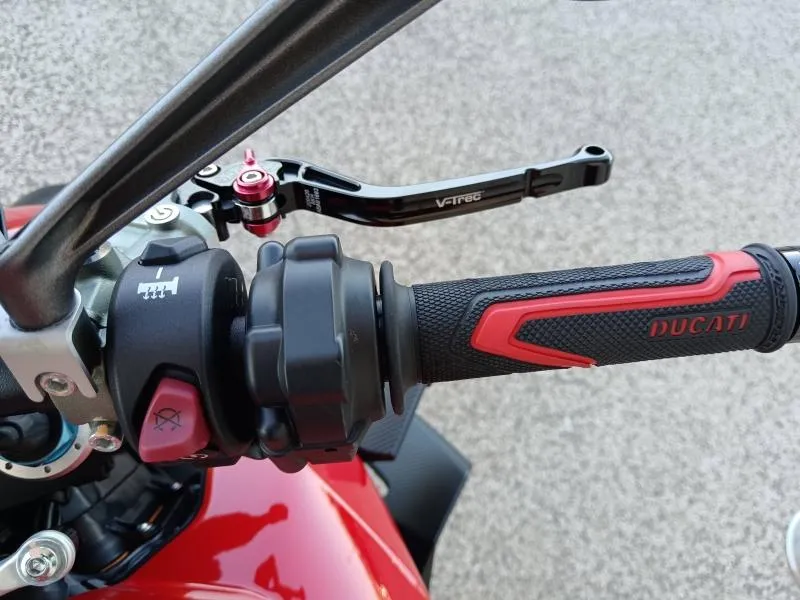 DUCATI 1103  V4 S Option carbone