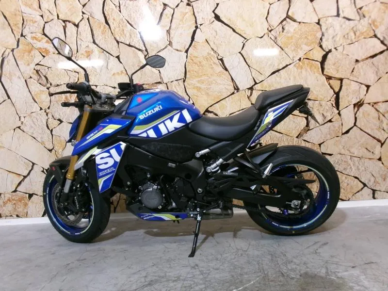 SUZUKI GSX-S 1000 - PNEUS NEUFS - REV. 12K OK