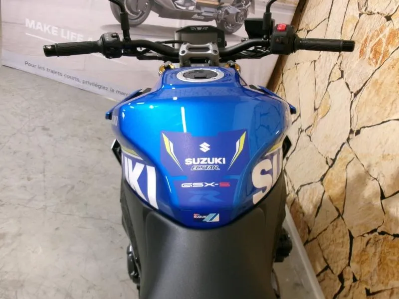 SUZUKI GSX-S 1000 - PNEUS NEUFS - REV. 12K OK