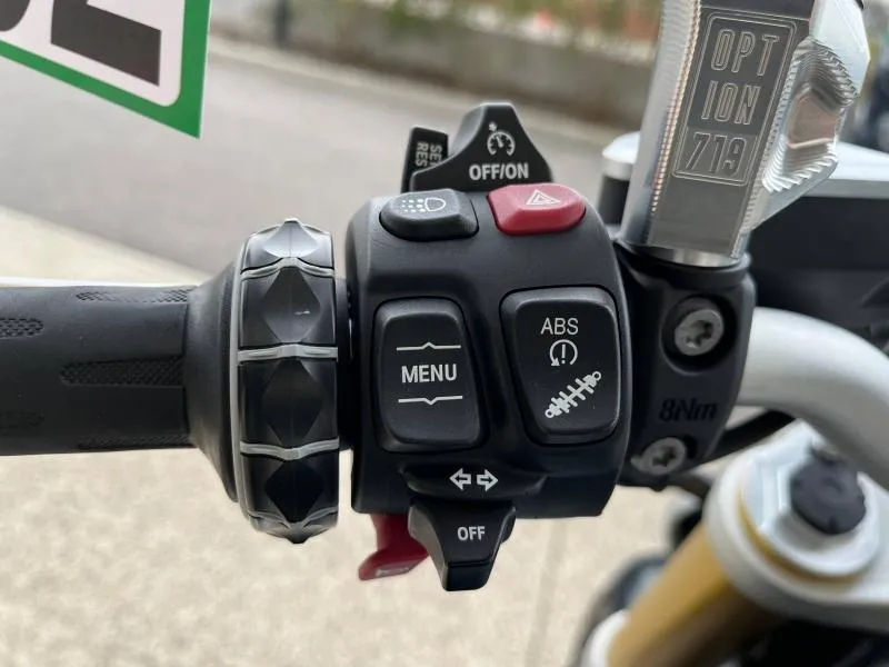 BMW 1250 R full Option 719 + valises