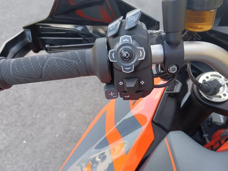 KTM Super Duke 1290 GT 2024