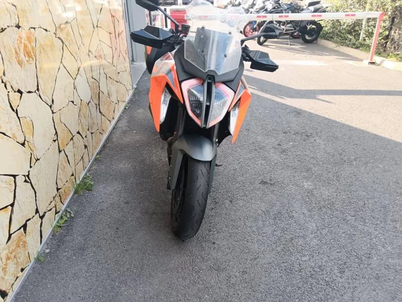 KTM Super Duke 1290 GT 2024