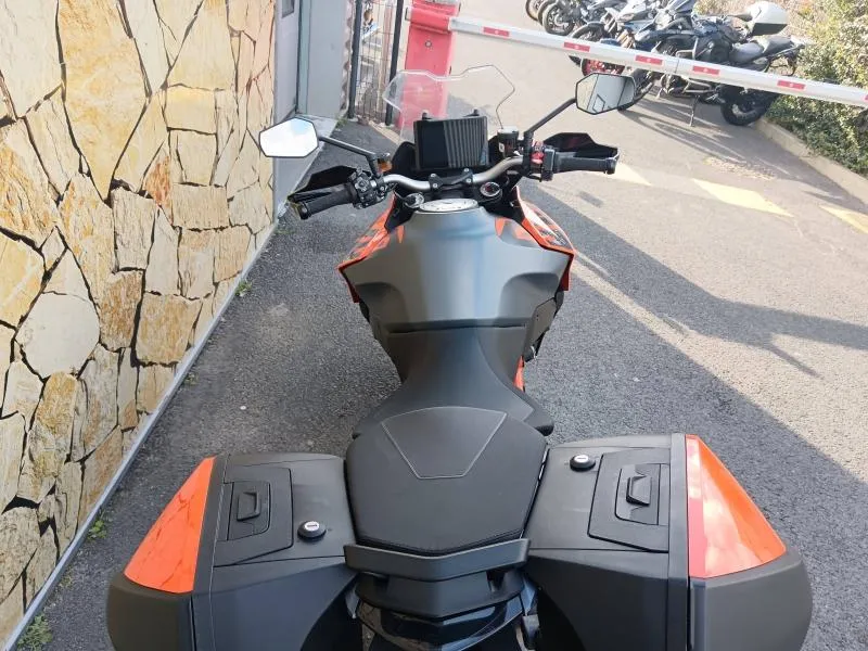 KTM Super Duke 1290 GT 2024