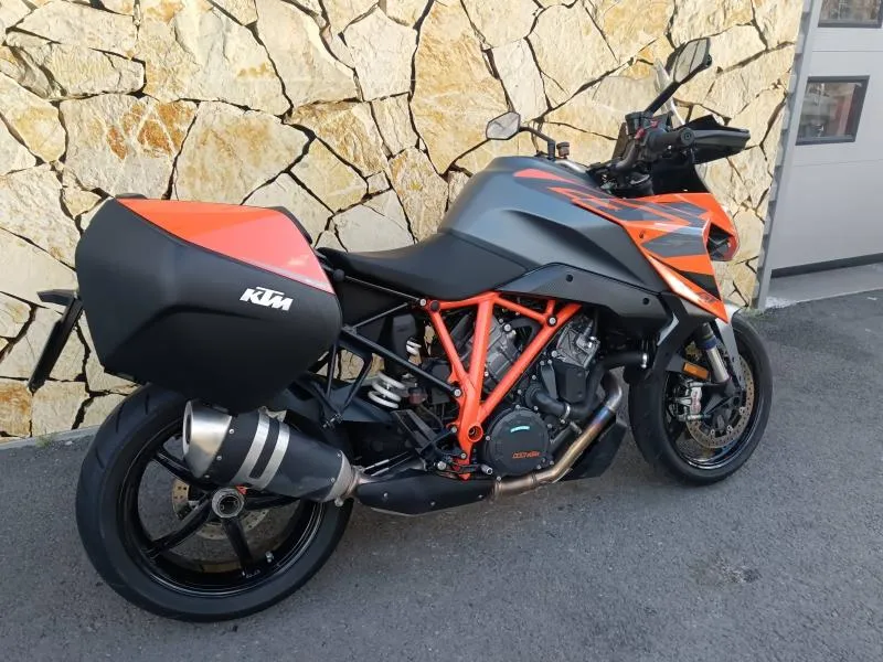 KTM Super Duke 1290 GT 2024