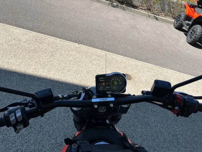 DUCATI 800 Full Throttle