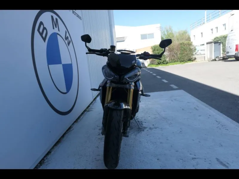 TRIUMPH 1200 RS + Options