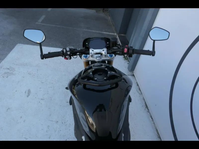 TRIUMPH 1200 RS + Options