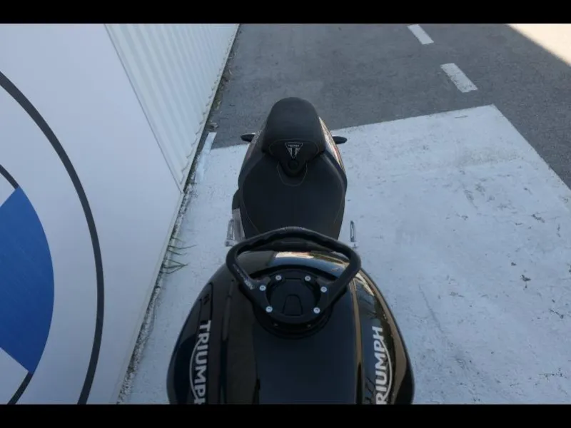 TRIUMPH 1200 RS + Options